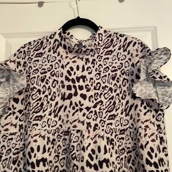 Brand New Dresss - Picture 2 of 3